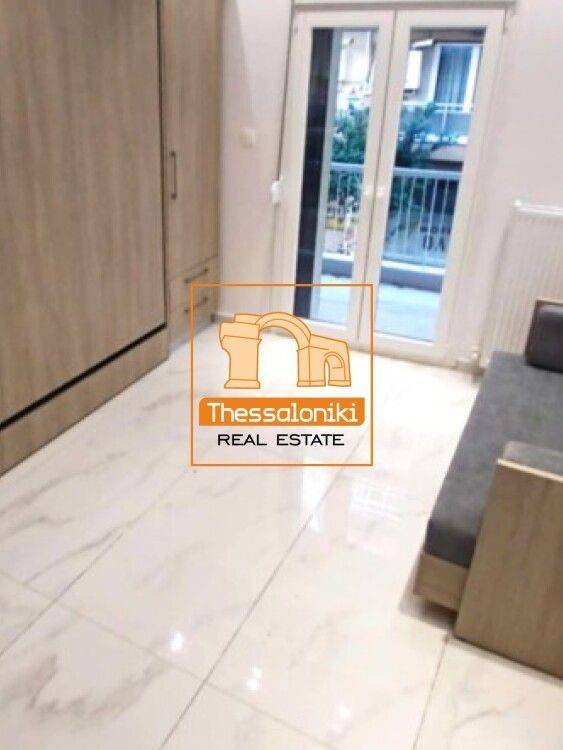 Ντεπώ, Στούντιο, 25 τ.μ.