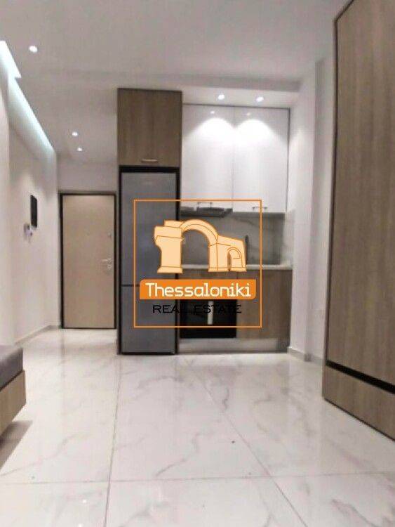 Ντεπώ, Στούντιο, 25 τ.μ.