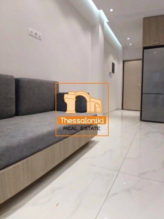 Ντεπώ, Στούντιο, 25 τ.μ.