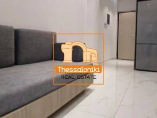 Ντεπώ, Στούντιο, 25 τ.μ.