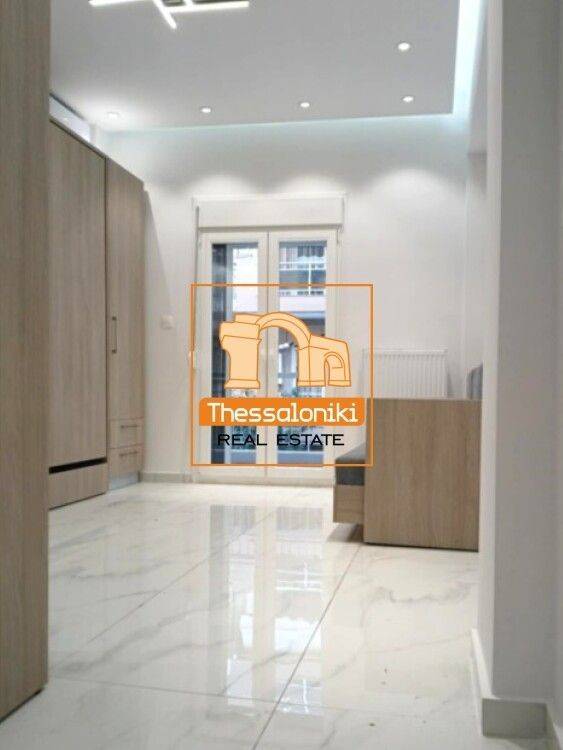 Ντεπώ, Στούντιο, 25 τ.μ.