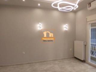 Ντεπώ, Γκαρσονιέρα, 37 τ.μ.