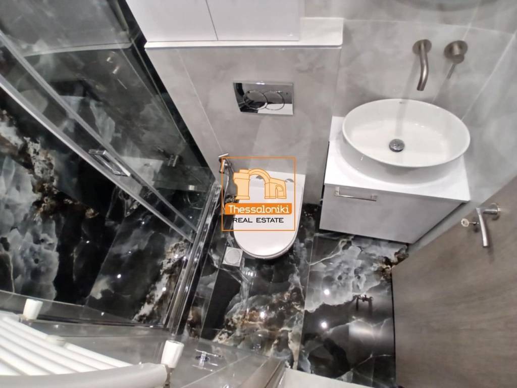 Ντεπώ, Γκαρσονιέρα, 37 τ.μ.