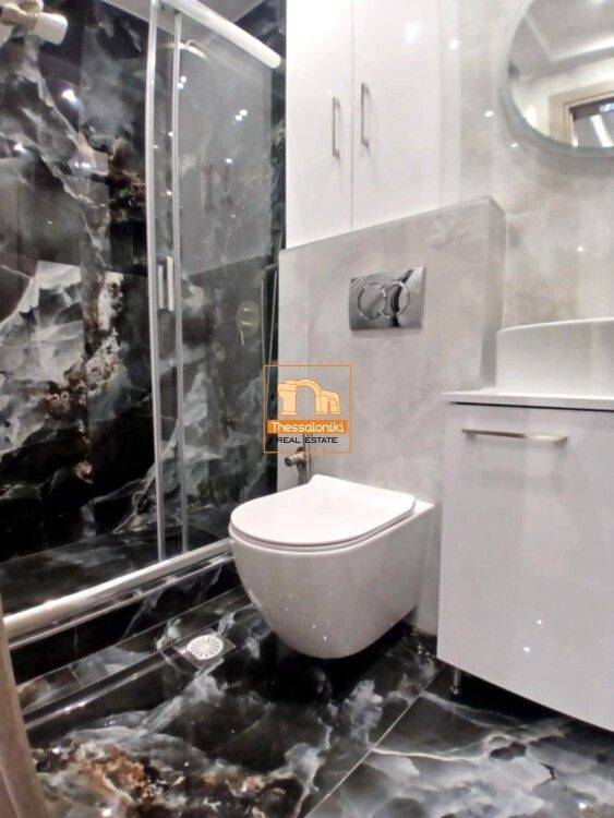 Ντεπώ, Γκαρσονιέρα, 37 τ.μ.