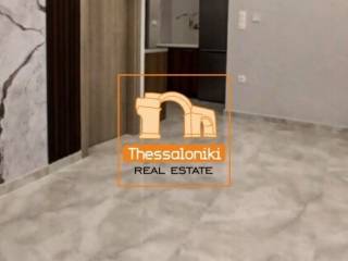 Ντεπώ, Γκαρσονιέρα, 37 τ.μ.