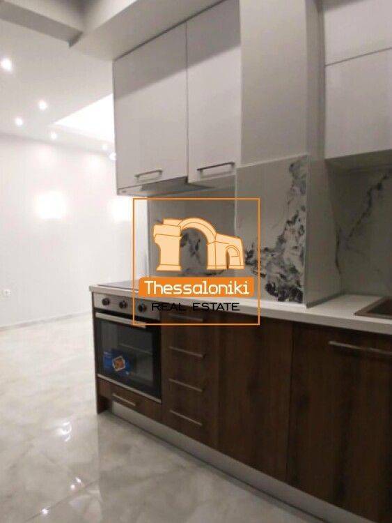 Ντεπώ, Γκαρσονιέρα, 37 τ.μ.