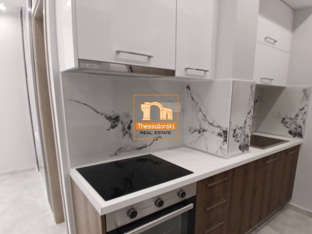 Ντεπώ, Γκαρσονιέρα, 37 τ.μ.