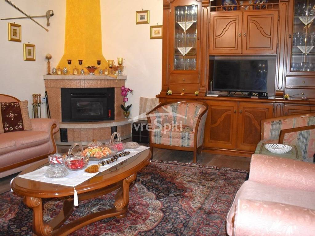 ESOTERIKE APOPSE DIAMERISMATOS