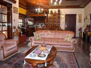 ESOTERIKE APOPSE DIAMERISMATOS