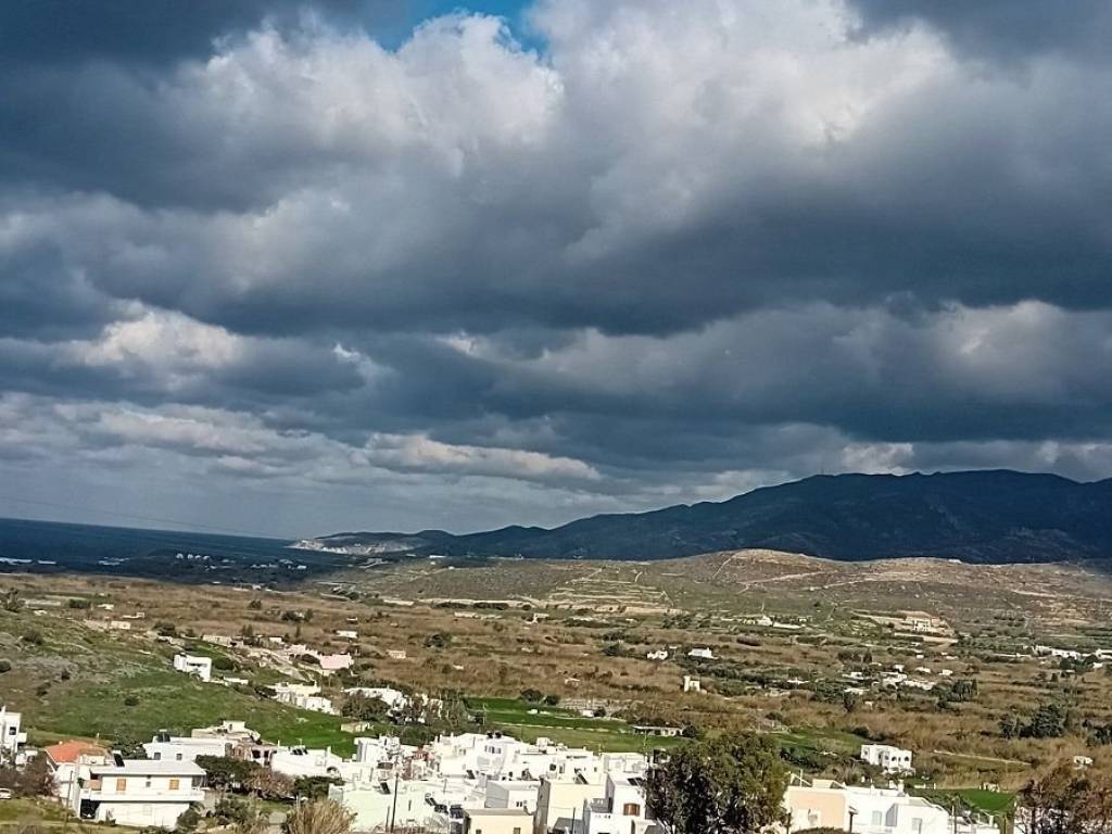 θέα προς Αμίτη  και  κάμπο Εγγαρών