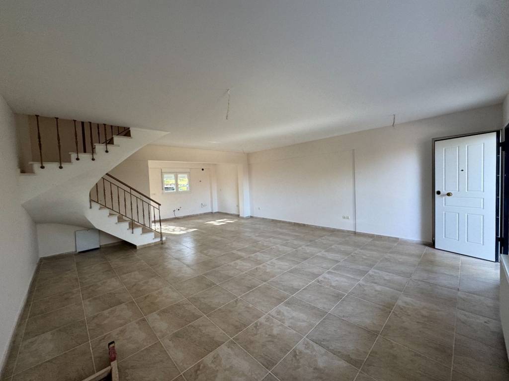 Saloni,koyzina,1os orophos