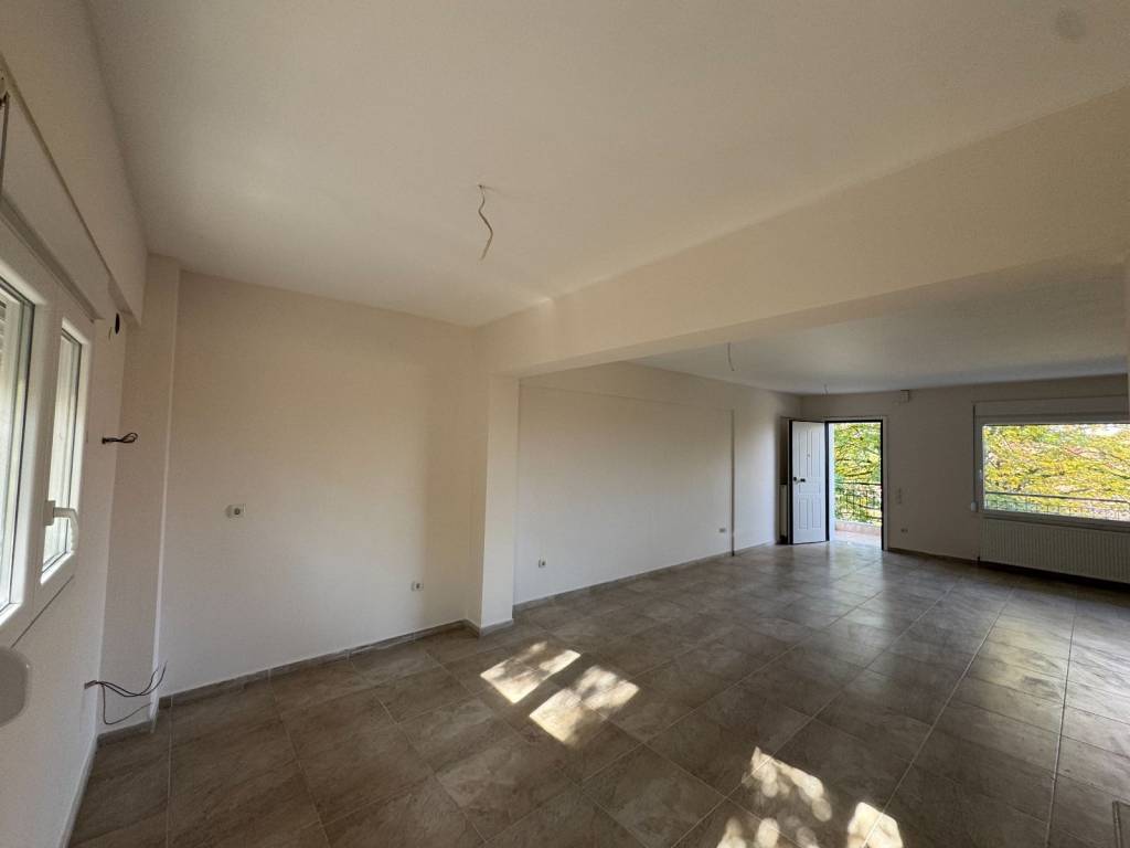 Saloni,koyzina,1os orophos