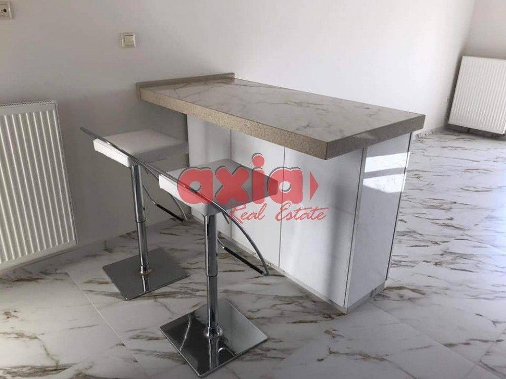  Ενοικιάζεται  Διαμέρισμα 85τ.μ. που βρίσκεται  στον 3ο όροφο  οικοδομής με ασανσέρ. Αποτελείται από 2 υπνοδωμάτια, 1 σαλονοκουζίνα και μπάνιο.