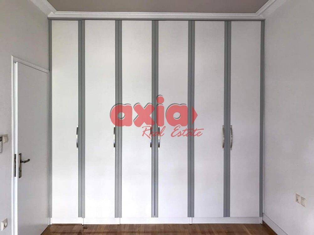  Ενοικιάζεται  Διαμέρισμα 85τ.μ. που βρίσκεται  στον 3ο όροφο  οικοδομής με ασανσέρ. Αποτελείται από 2 υπνοδωμάτια, 1 σαλονοκουζίνα και μπάνιο.