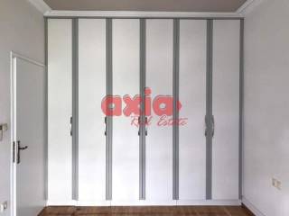  Ενοικιάζεται  Διαμέρισμα 85τ.μ. που βρίσκεται  στον 3ο όροφο  οικοδομής με ασανσέρ. Αποτελείται από 2 υπνοδωμάτια, 1 σαλονοκουζίνα και μπάνιο.