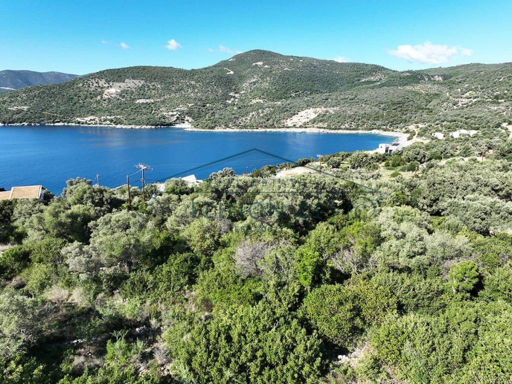 Η όμορφη θέα από το αγροτεμάχιο