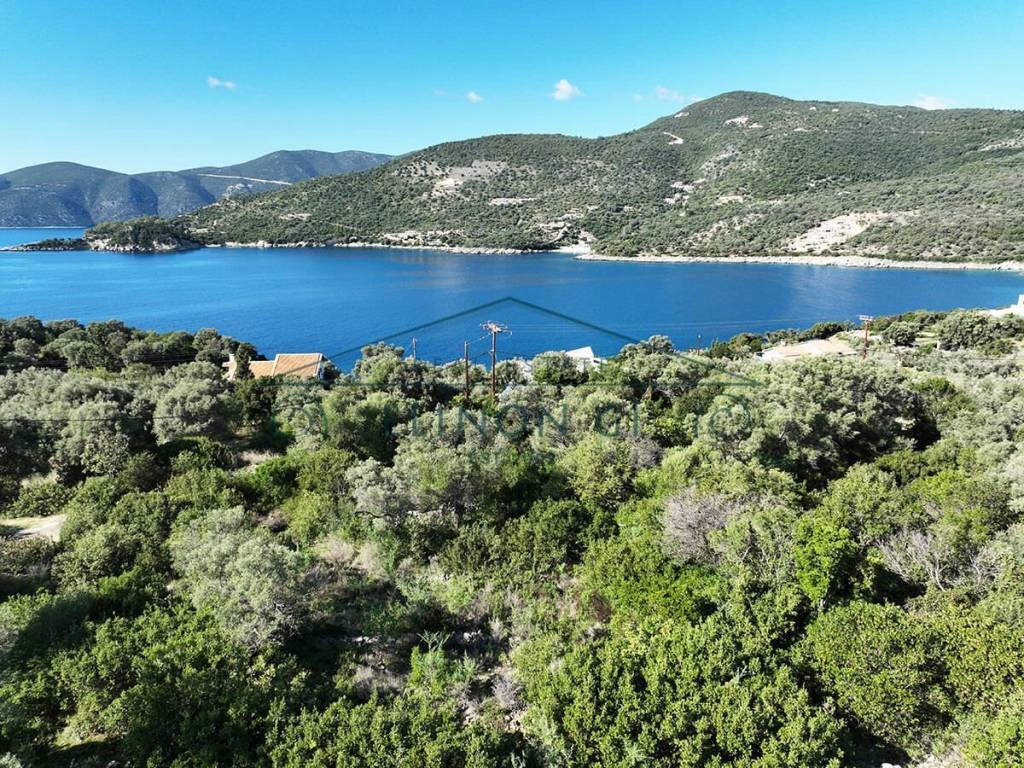 Η όμορφη θέα από το αγροτεμάχιο