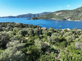 Η όμορφη θέα από το αγροτεμάχιο