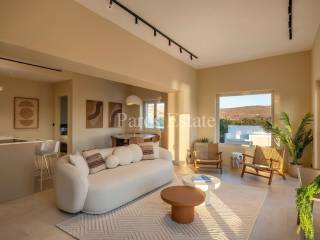 Elioloysto open plan saloni me koyzina kai trapezaria