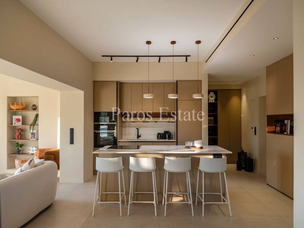 Elioloysto open plan saloni me koyzina kai trapezaria