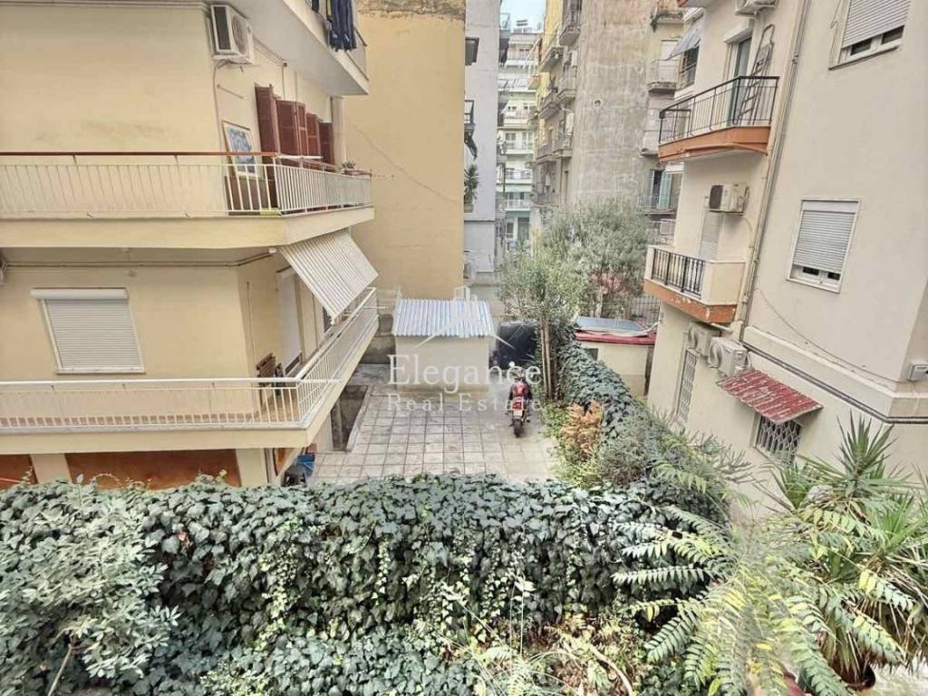 Θέα από μπαλκόνι