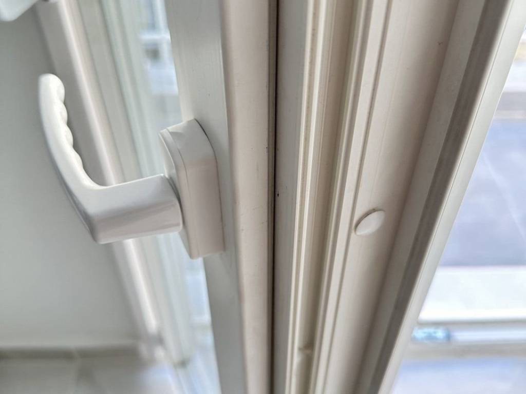 Forumland Real Estate, Κουφώματα