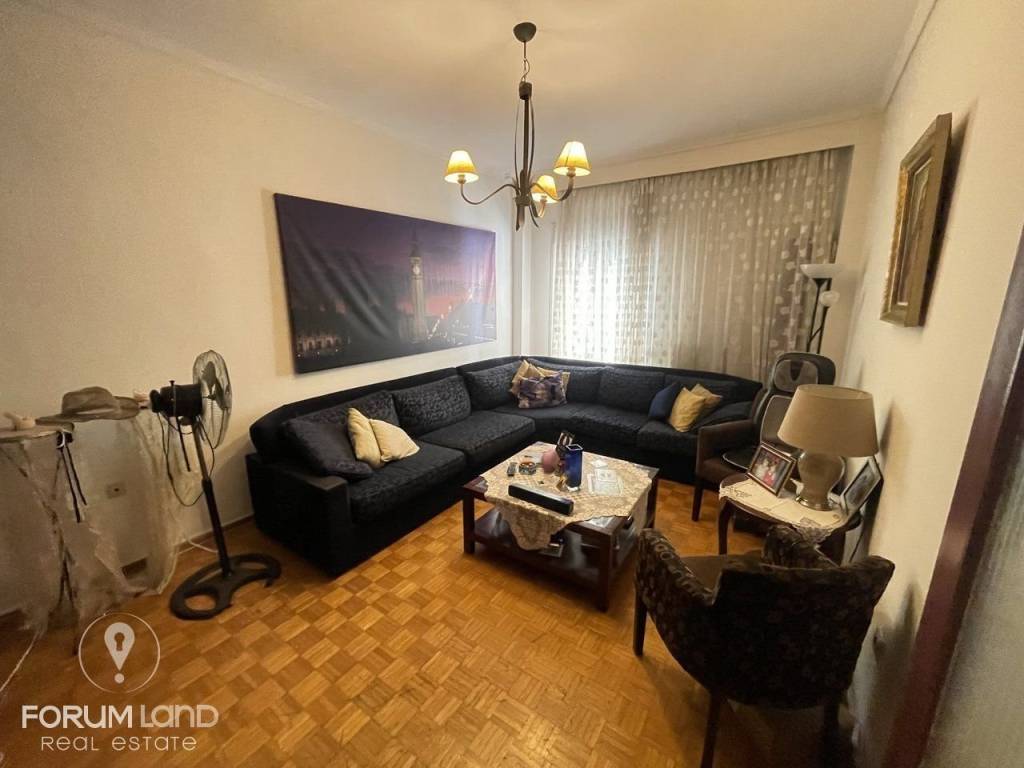 Forumland Real Estate, Σαλόνι