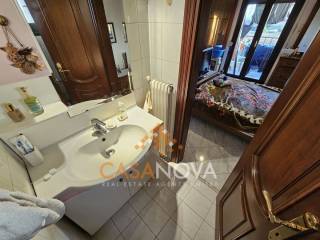 Δωμάτιο 5 με on suite bathroom