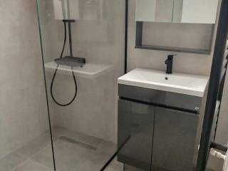 Forumland Real Estate, Μπάνιο