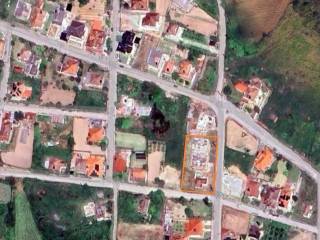 Ακίνητο προς πώληση στο Ν. Κεραμίδι, κτίριο και οικόπεδο