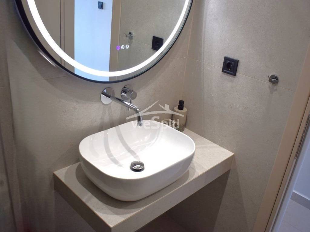 ΑΠΟΨΗ ΜΠΑΝΙΟΥ