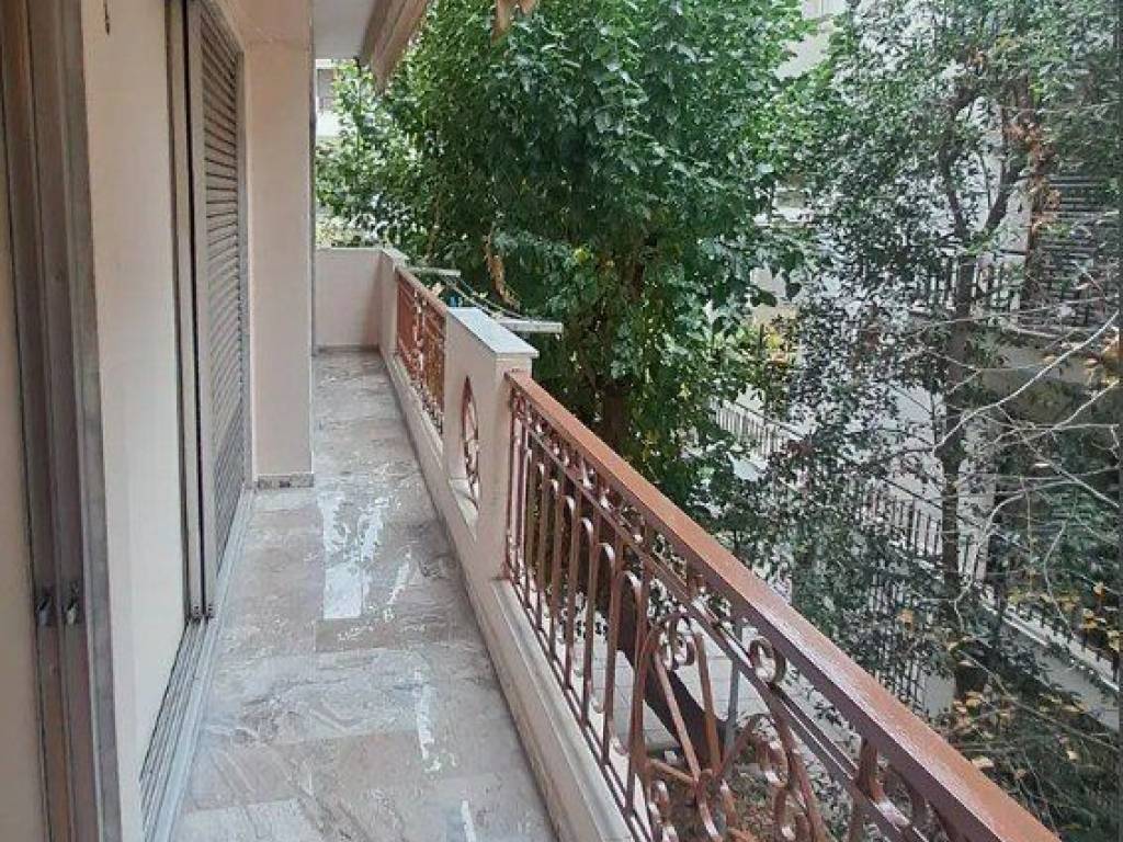 Forumland Real Estate, Βεράντες