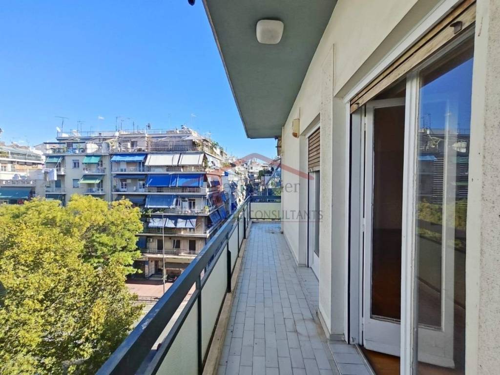 Θέα από μπαλκόνι