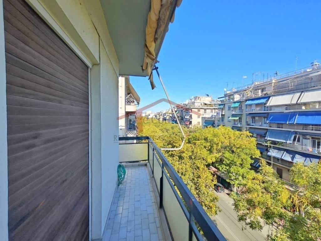 Θέα από μπαλκόνι