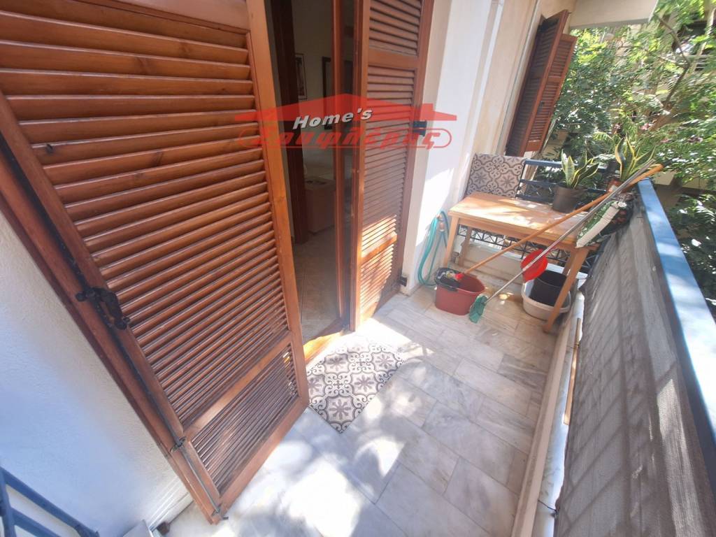 ΓΩΝΙΑΚΟ ΜΕ ΜΠΑΛΚΟΝΙ