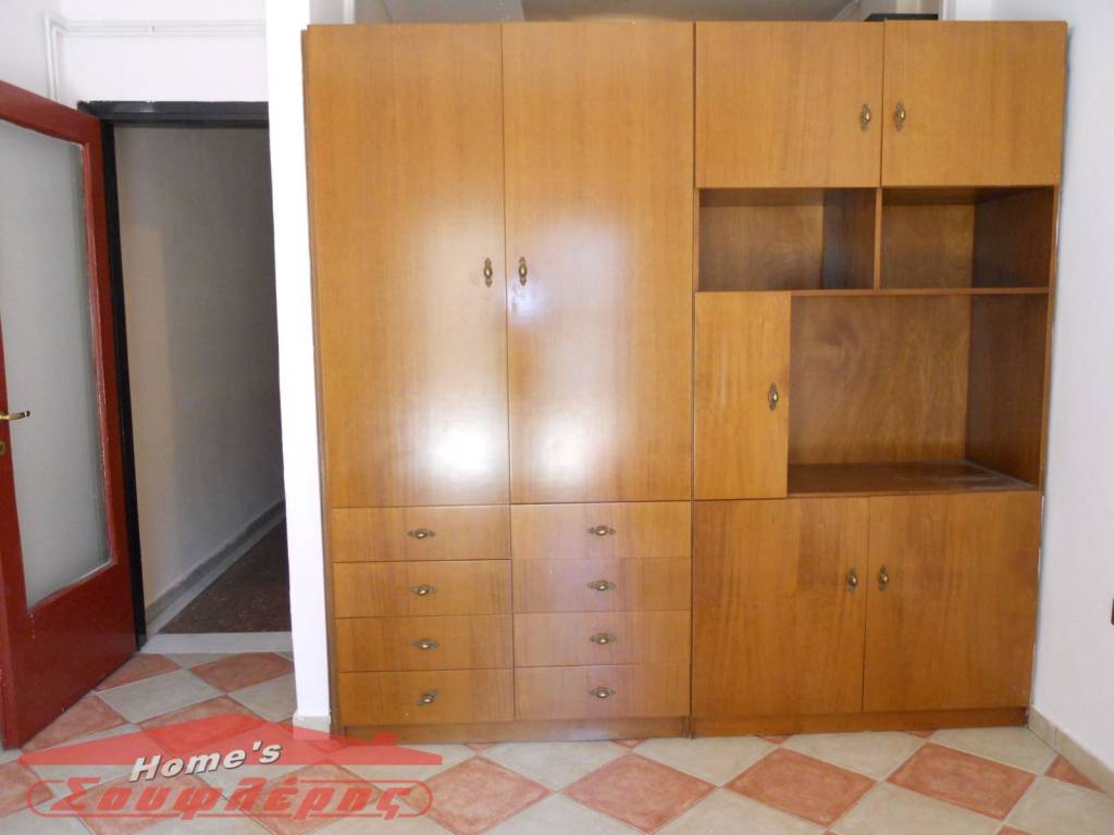 ΜΕΓΑΛΗ ΕΝΤΟΙΧΙΣΜΕΝΗ ΝΤΟΥΛΑΠΑ