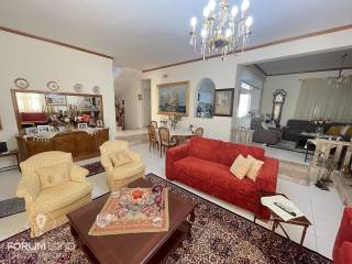 Forumland Real Estate, Καθιστικό