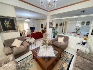 Forumland Real Estate, Καθιστικό