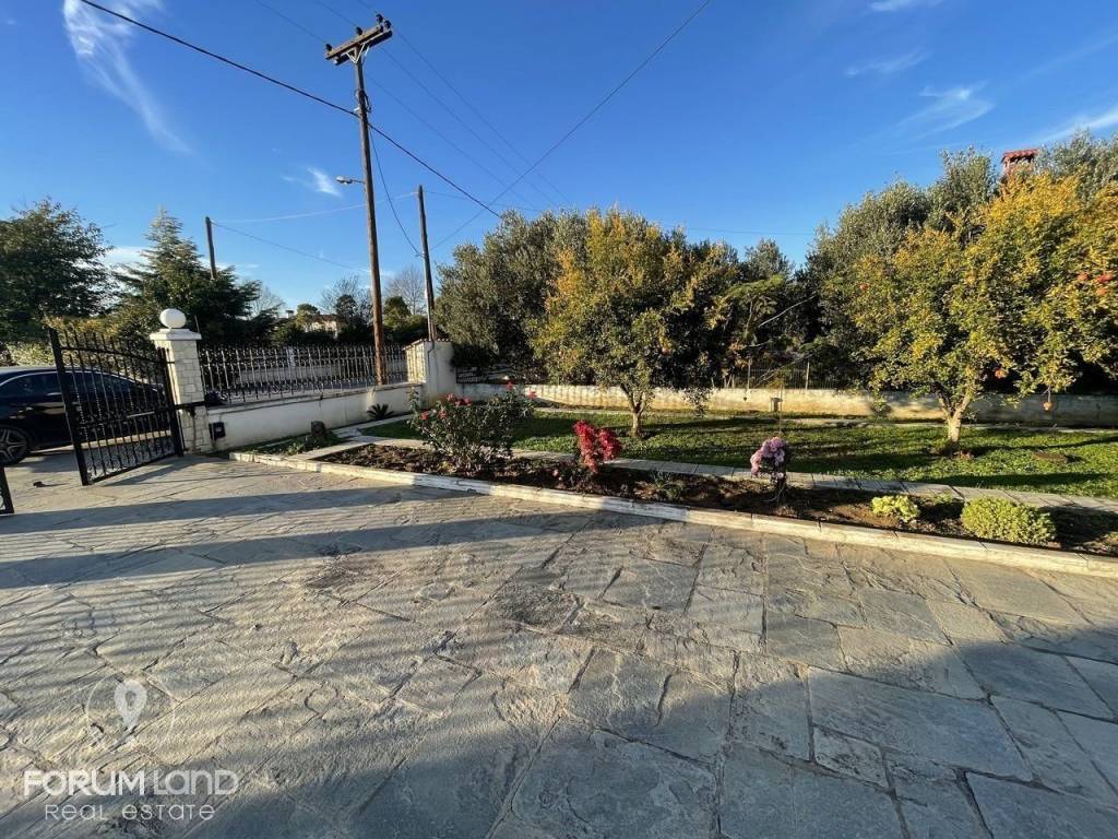 Forumland Real Estate, Kepos