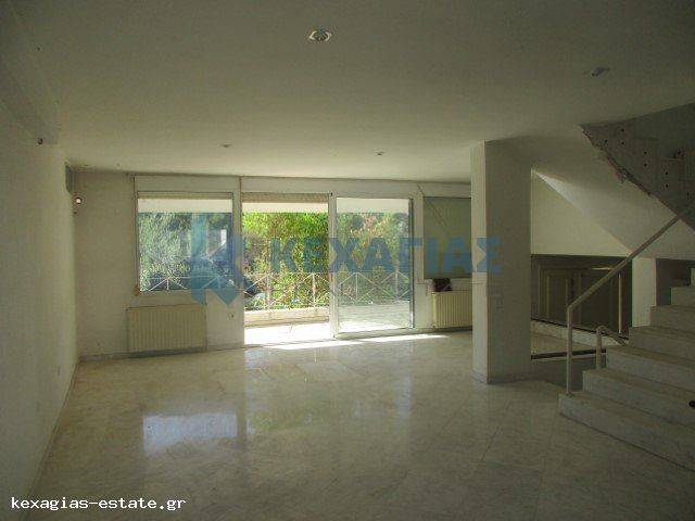 ΚΕΝΤΡΙΚΟ ΣΑΛΟΝΙ ΑΝΩΓΕΙΟΥ