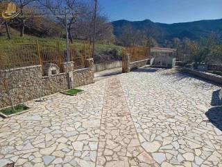 eisodos ICH ,mantra -petrine kagkela - plakostroto