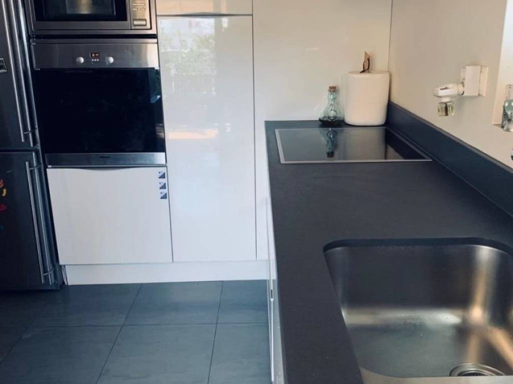 κουζινα σε διαμέρισμα με θέα, Αμπελόκηποι 01