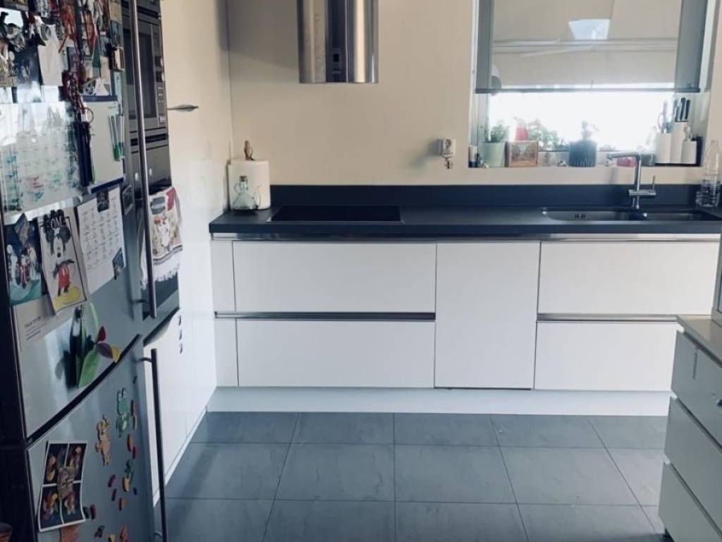 κουζινα σε διαμέρισμα με θέα, Αμπελόκηποι 02