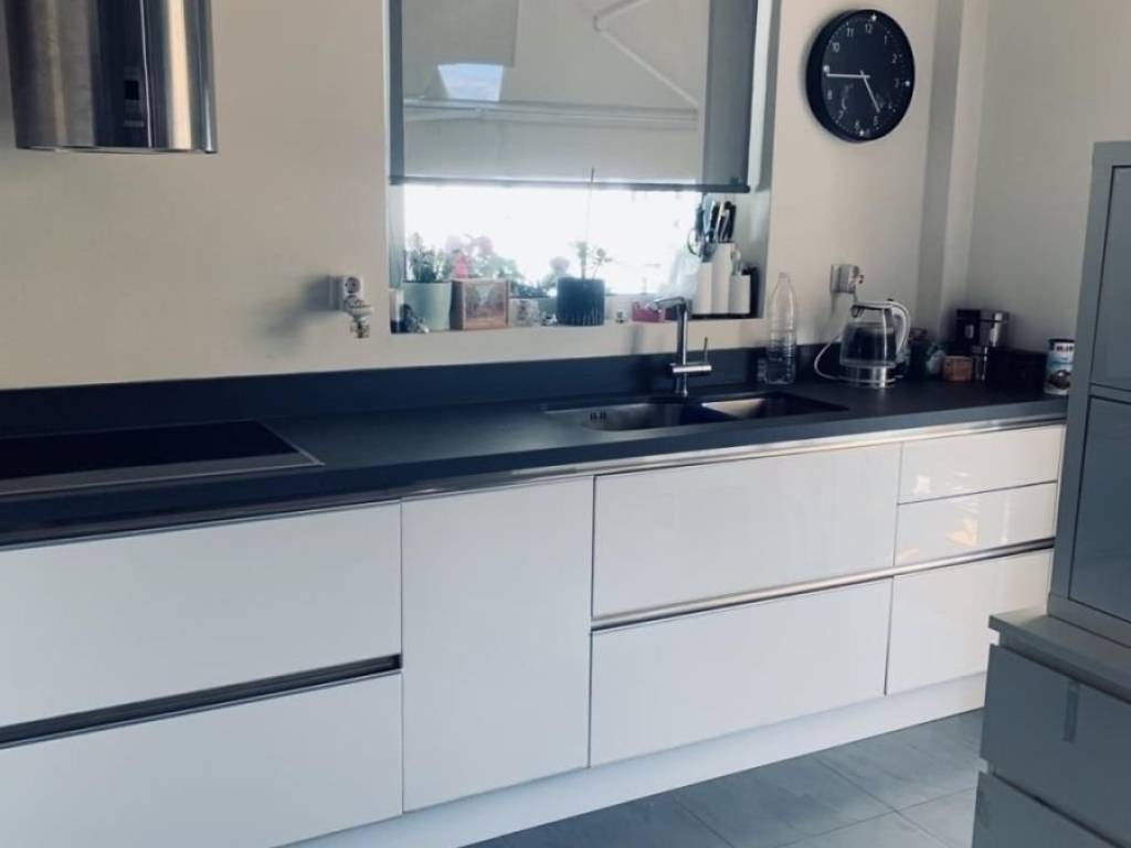 κουζινα σε διαμέρισμα με θέα, Αμπελόκηποι 03