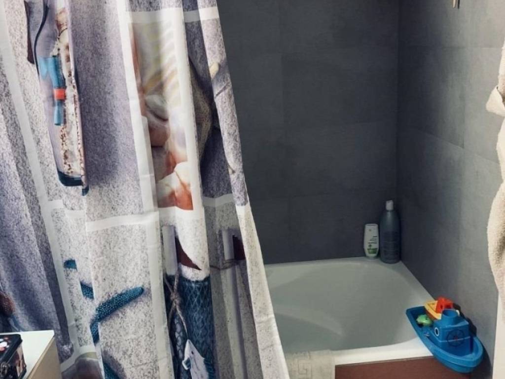 μπανιο σε διαμέρισμα με θέα, Αμπελόκηποι 02