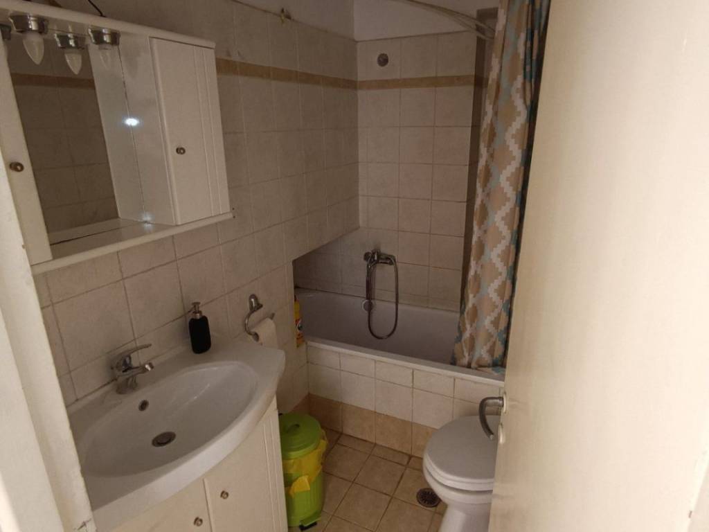 ANYPLACE MESITIKES YPERESIES