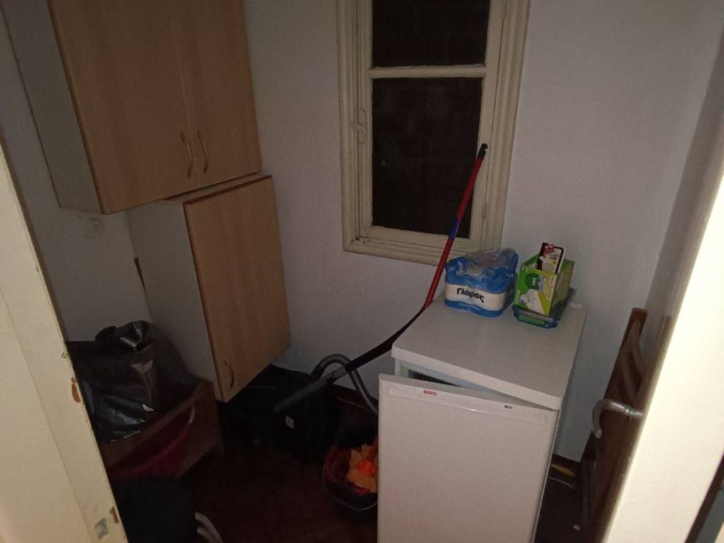 ANYPLACE MESITIKES YPERESIES