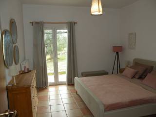 Ground Floor Bedroom 1 King Size Bed