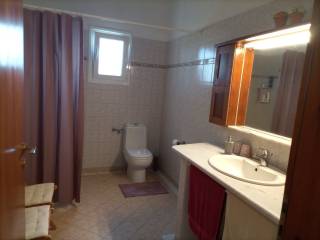 Groundfloor Bathroom 1