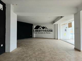 Άνετος χωρος &amp; διαθέτει αποθήκη